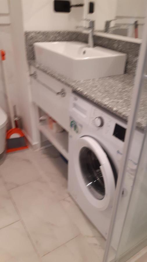Apartment Twin Towers David バトゥーミ エクステリア 写真