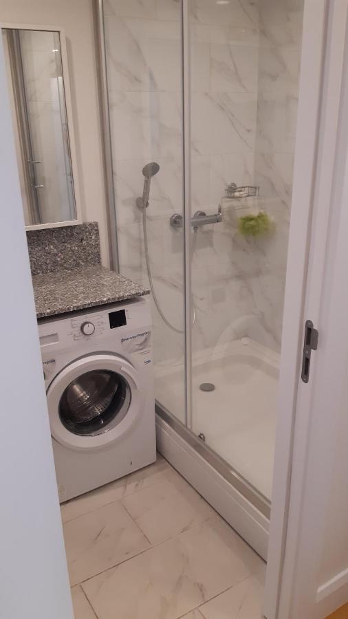 Apartment Twin Towers David バトゥーミ エクステリア 写真