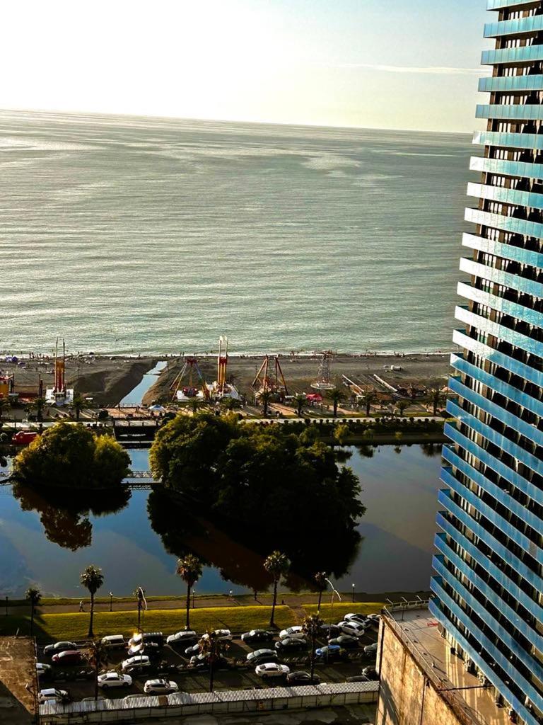 Apartment Twin Towers David バトゥーミ エクステリア 写真