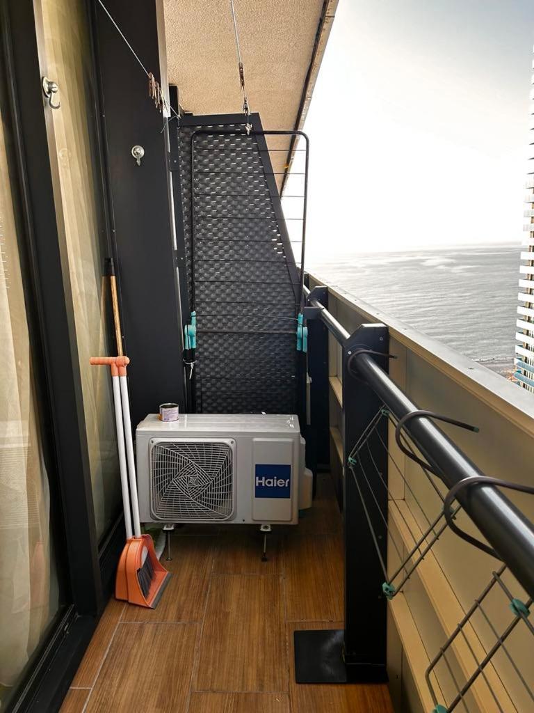 Apartment Twin Towers David バトゥーミ エクステリア 写真