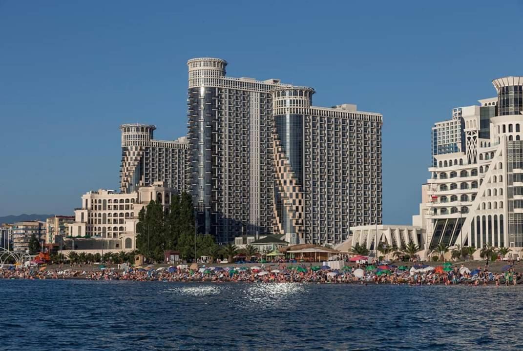 Apartment Twin Towers David バトゥーミ エクステリア 写真